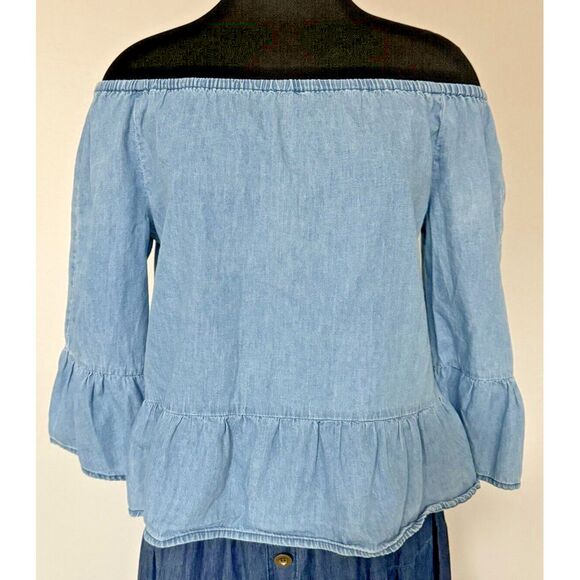 cupcakes & cashmere Tops - CUPCAKES & CASHMERE Shirt SZ S Blue Chambray Bishop Off Shoulder Ruffle Boxy Top